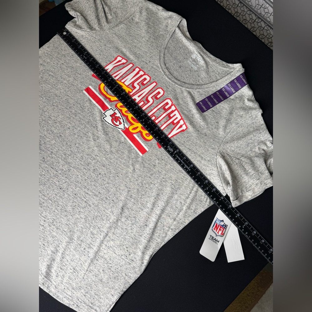 KC Chiefs NFL Team Apparel Rolled Short Sleeve Tee XXL Oatmeal Heather - Picture 8 of 8